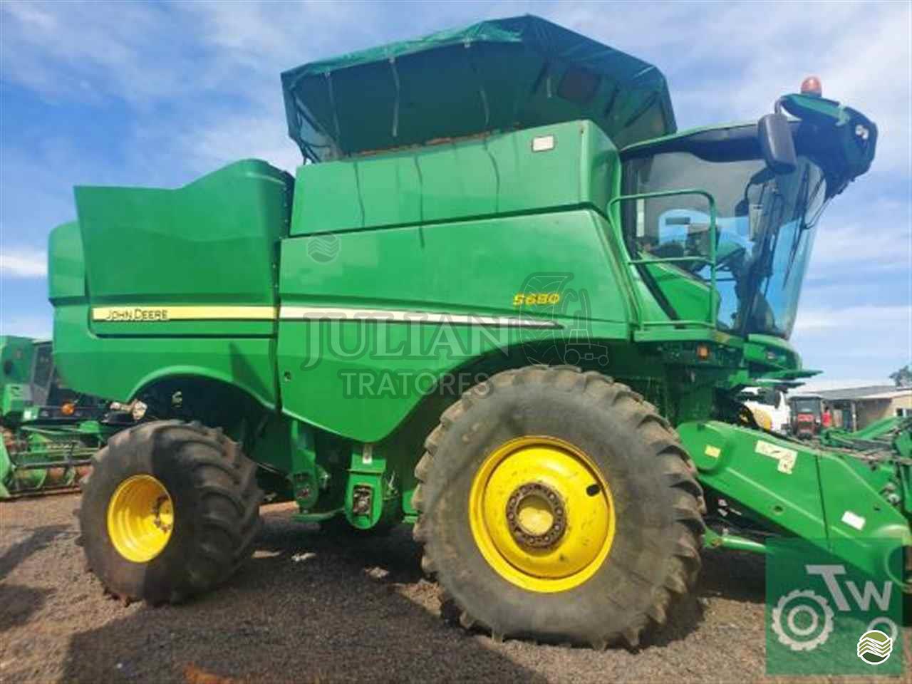 JOHN DEERE S680 de Juliano Tratores
